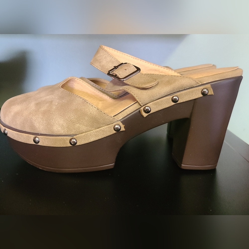 Ladies Clogs